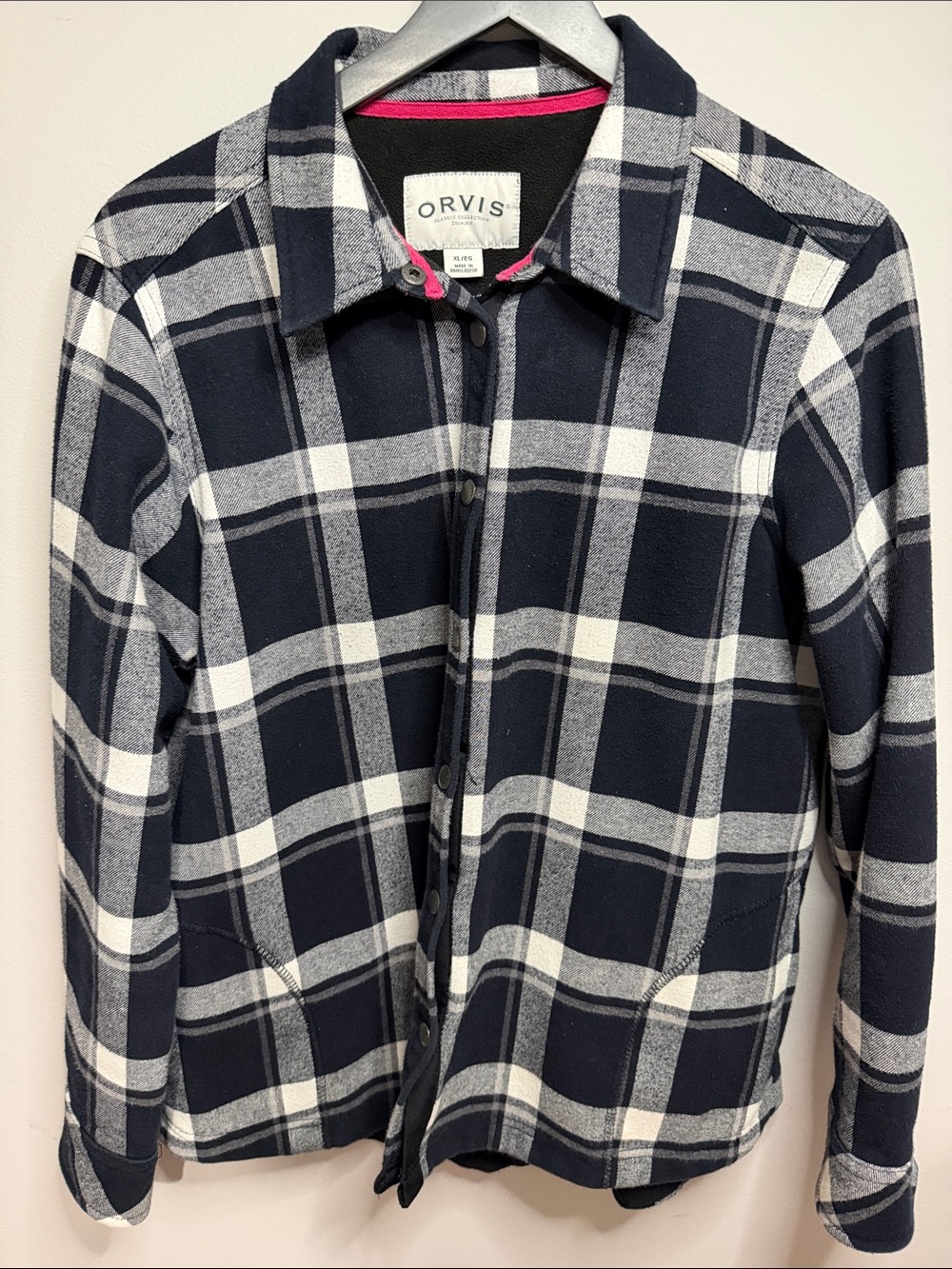 Orvis women’s xl black  and White Plaid Long-Sleeve Button-Down Shirt